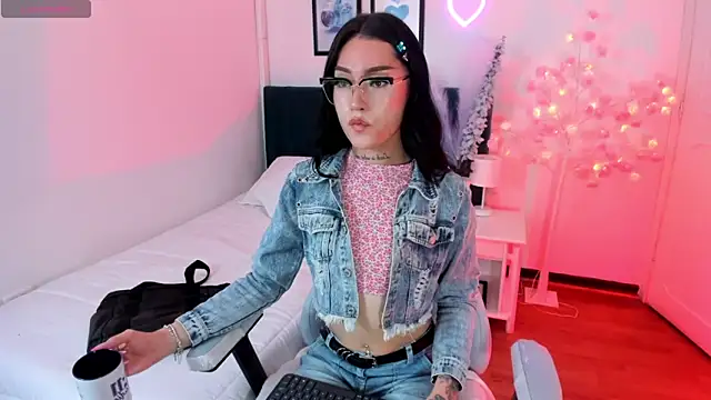 megan rosse11 online show from November 30, 2025, 5:19 am