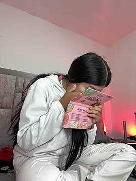 ZafiraNavarro online show from March 13, 2026, 6:13 pm