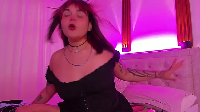 DakottaBluu online show from November 29, 2025, 8:42 pm