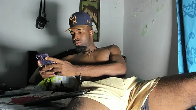 Snapshot of blaze_panther chatting on March 5, 2026, 12:29 am blaze panther online show from March 5, 2026, 12:29 am