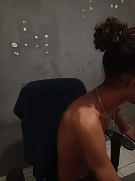Snapshot of theyllorwillian chatting on February 21, 2026, 12:18 pm theyllorwillian online show from February 21, 2026, 12:18 pm