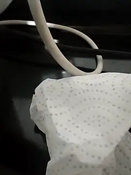 lizzy     online show from November 28, 2025, 5:29 am