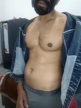 Snapshot of Amit22122 chatting on January 8, 2026, 12:38 am Amit22122 online show from January 8, 2026, 12:38 am