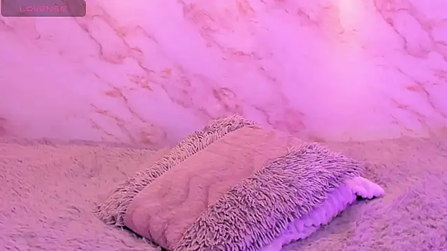 Dakota ferreti  online show from March 23, 2026, 4:23 am