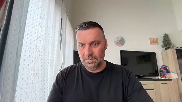 Snapshot of coolsmith81 chatting on June 1, 2026, 7:08 am coolsmith81 online show from June 1, 2026, 7:08 am