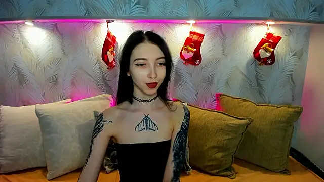 Snapshot of Ellen_Hops chatting on January 19, 2026, 9:24 am Ellen Hops online show from January 19, 2026, 9:24 am