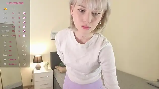 Snapshot of ember_graws chatting on December 4, 2025, 8:13 am ember graws online show from December 4, 2025, 8:13 am