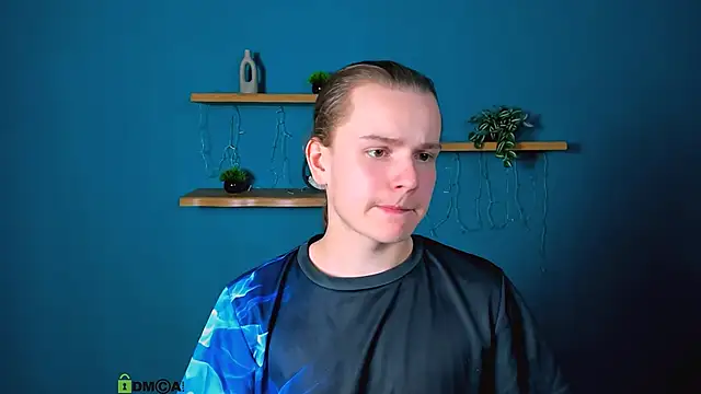 Snapshot of leo_void chatting on December 16, 2025, 8:02 pm leo void online show from December 16, 2025, 8:02 pm