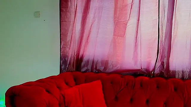 Cougar Milff online show from December 16, 2025, 1:37 pm