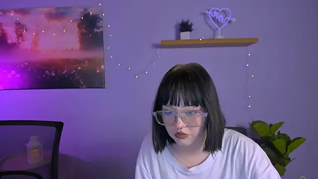 mira cool  online show from December 14, 2025, 12:39 am