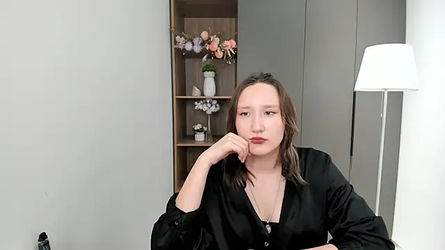 AngelicRinnert online show from November 28, 2025, 8:47 am