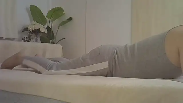 Snapshot of kyono-iyashi chatting on December 20, 2025, 2:31 pm kyono-iyashi online show from December 20, 2025, 2:31 pm