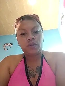 daphne-glow online show from November 28, 2025, 4:23 am