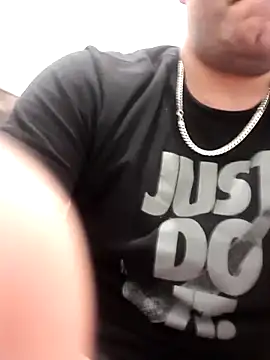 Snapshot of mrmav6969 chatting on December 4, 2025, 9:52 am mrmav6969 online show from December 4, 2025, 9:52 am