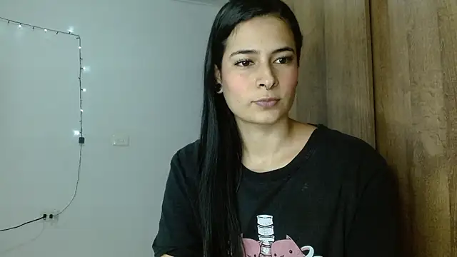 DARKJOLIE7 online show from February 1, 2026, 8:18 pm