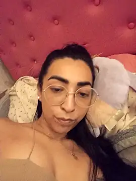 Yani-14 online show from February 6, 2026, 11:01 pm