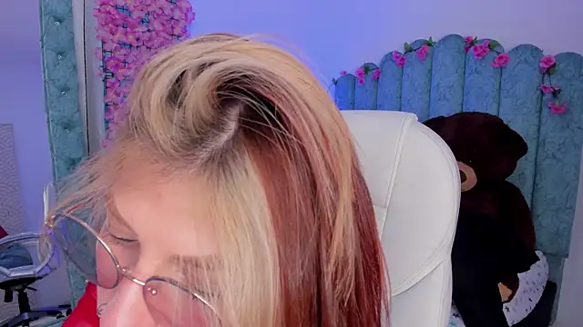 Ash 20  online show from December 5, 2025, 2:04 pm