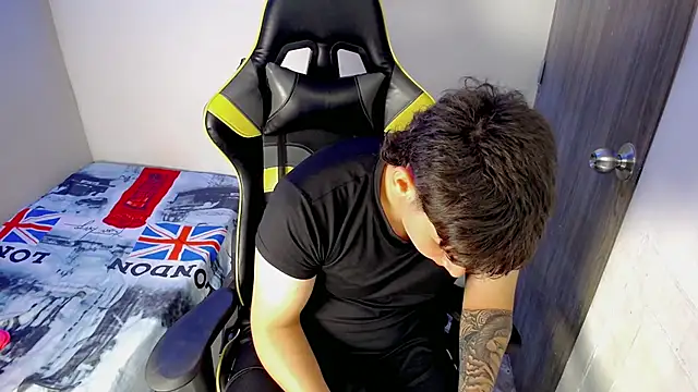 Snapshot of d_moneyy_ chatting on February 27, 2026, 3:40 am d moneyy online show from February 27, 2026, 3:40 am