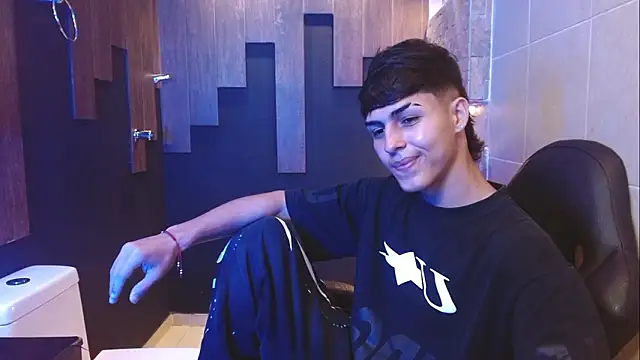 Snapshot of Ethan_Jamees chatting on February 6, 2026, 2:07 am Ethan Jamees online show from February 6, 2026, 2:07 am