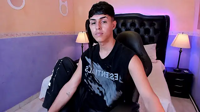 Snapshot of Ethan_Jamees chatting on February 24, 2026, 7:37 pm Ethan Jamees online show from February 24, 2026, 7:37 pm