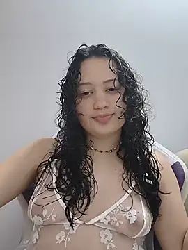 Snapshot of Alana_444 chatting on June 3, 2026, 3:40 am Alana 444 online show from June 3, 2026, 3:40 am