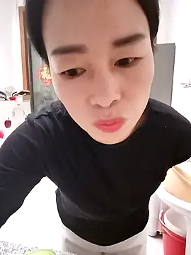 Snapshot of mimi2052 chatting on December 16, 2025, 1:43 am mimi2052 online show from December 16, 2025, 1:43 am