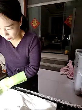 Snapshot of mimi2052 chatting on December 20, 2025, 1:19 am mimi2052 online show from December 20, 2025, 1:19 am