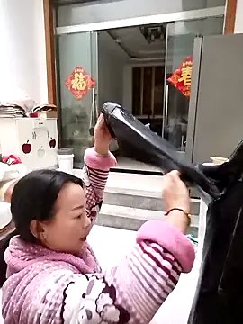 Snapshot of mimi2052 chatting on December 19, 2025, 1:09 am mimi2052 online show from December 19, 2025, 1:09 am