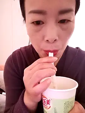 Snapshot of mimi2052 chatting on March 9, 2026, 2:26 am mimi2052 online show from March 9, 2026, 2:26 am