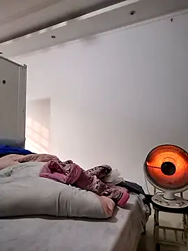 Snapshot of mimi2052 chatting on December 17, 2025, 1:54 am mimi2052 online show from December 17, 2025, 1:54 am