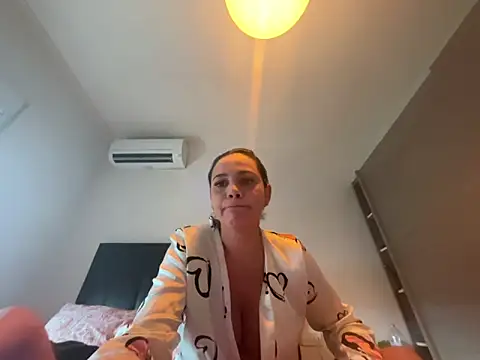 Snapshot of GabriellaGaby chatting on December 16, 2025, 3:38 pm GabriellaGaby online show from December 16, 2025, 3:38 pm