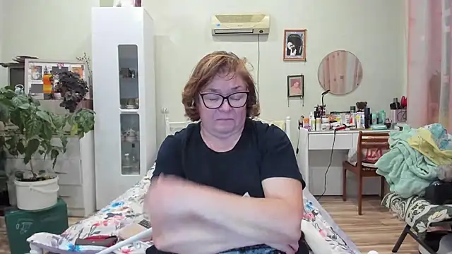 Snapshot of rekelme chatting on December 4, 2025, 5:45 pm rekelme online show from December 4, 2025, 5:45 pm