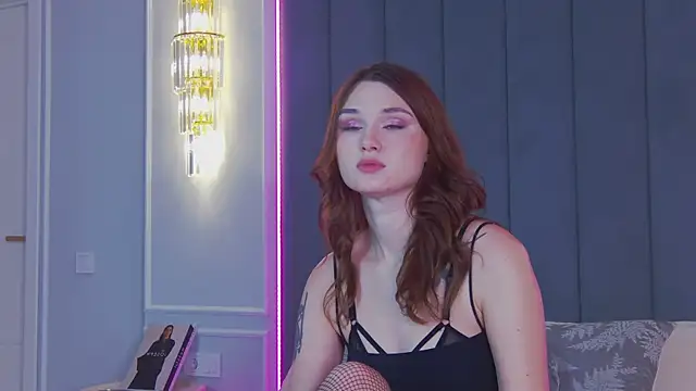 Snapshot of CrystalBrooks chatting on December 2, 2025, 4:52 pm CrystalBrooks online show from December 2, 2025, 4:52 pm