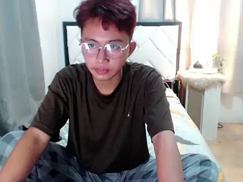 asiantwink0000 online show from February 6, 2026, 12:01 pm