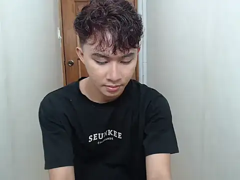 asiantwink0000 online show from January 19, 2026, 9:13 am