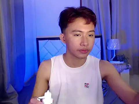 asiantwink0000 online show from February 25, 2026, 8:41 pm