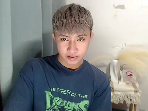 asiantwink0000 online show from May 21, 2026, 1:52 pm
