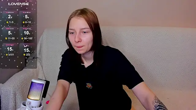 Snapshot of Home_Fox_ chatting on November 28, 2025, 10:43 pm Home Fox online show from November 28, 2025, 10:43 pm