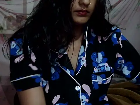 Snapshot of Hot_Princess2000 chatting on December 15, 2025, 8:36 pm Hot Princess2000 online show from December 15, 2025, 8:36 pm