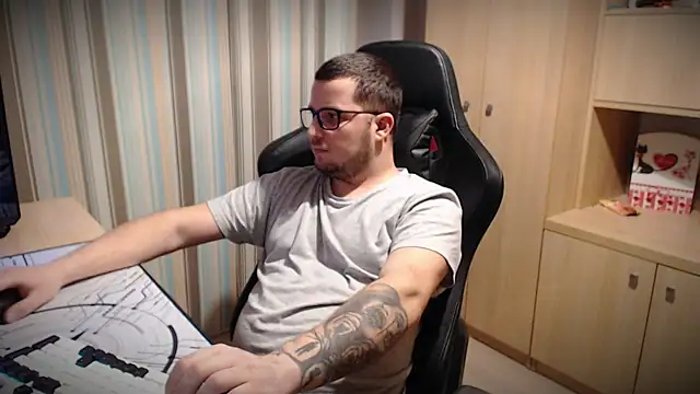 kevinnlovelly online show from November 27, 2025, 6:19 pm