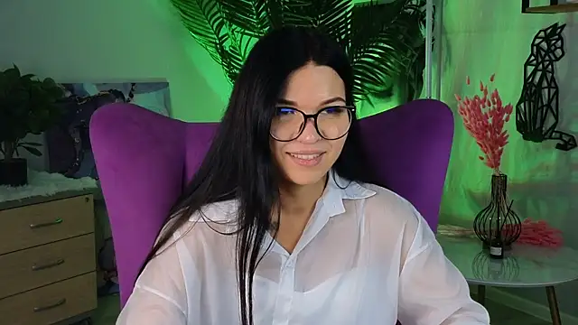 Snapshot of LulaMazzeo chatting on November 28, 2025, 1:33 pm LulaMazzeo online show from November 28, 2025, 1:33 pm