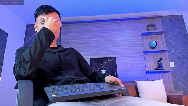 Snapshot of Bastthianxxx chatting on December 4, 2025, 7:24 pm Bastthianxxx online show from December 4, 2025, 7:24 pm