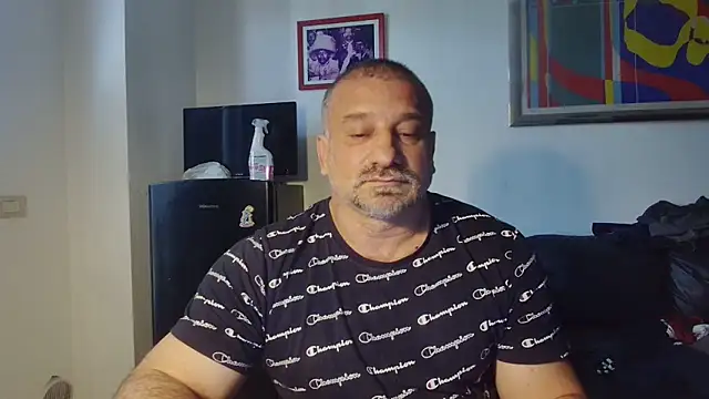Snapshot of Mauro7788 chatting on May 10, 2026, 10:41 am Mauro7788 online show from May 10, 2026, 10:41 am