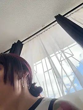 Mia fiire online show from April 8, 2026, 7:15 pm