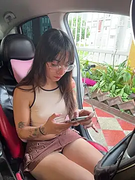 Mia fiire online show from November 30, 2025, 7:36 pm