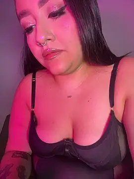 Snapshot of IvyyStone_ chatting on December 17, 2025, 1:49 pm IvyyStone online show from December 17, 2025, 1:49 pm