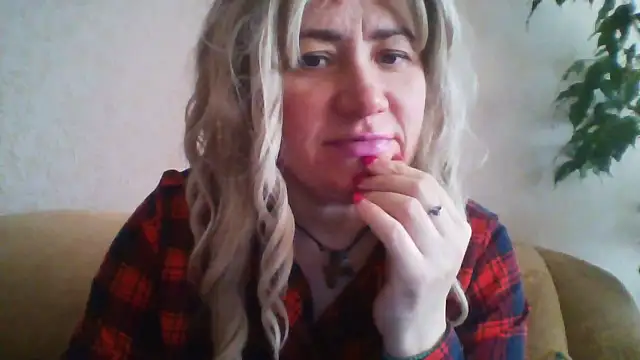 Snapshot of ClaireShannon chatting on January 15, 2026, 1:14 pm ClaireShannon online show from January 15, 2026, 1:14 pm