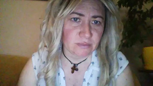 Snapshot of ClaireShannon chatting on January 8, 2026, 5:52 pm ClaireShannon online show from January 8, 2026, 5:52 pm