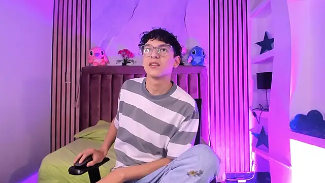 Snapshot of SthepanodiMonaco chatting on December 5, 2025, 7:23 pm SthepanodiMonaco online show from December 5, 2025, 7:23 pm