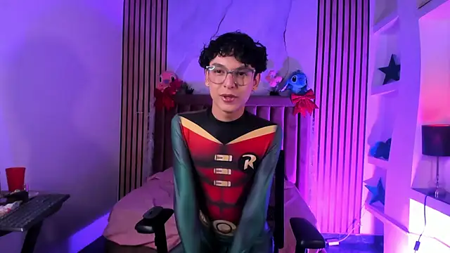 Snapshot of SthepanodiMonaco chatting on December 13, 2025, 8:04 pm SthepanodiMonaco online show from December 13, 2025, 8:04 pm